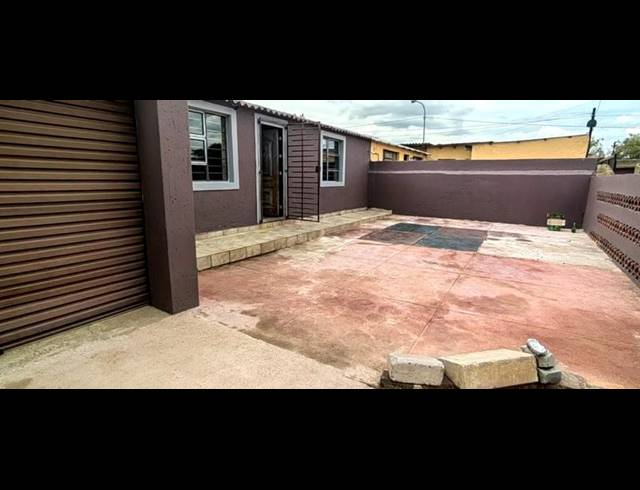 2 BEDROOM PROPERTY TO RENT IN MEADOWLANDS